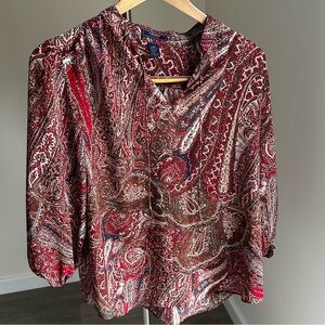 Chaps L Light Weight Top paisley red maroon